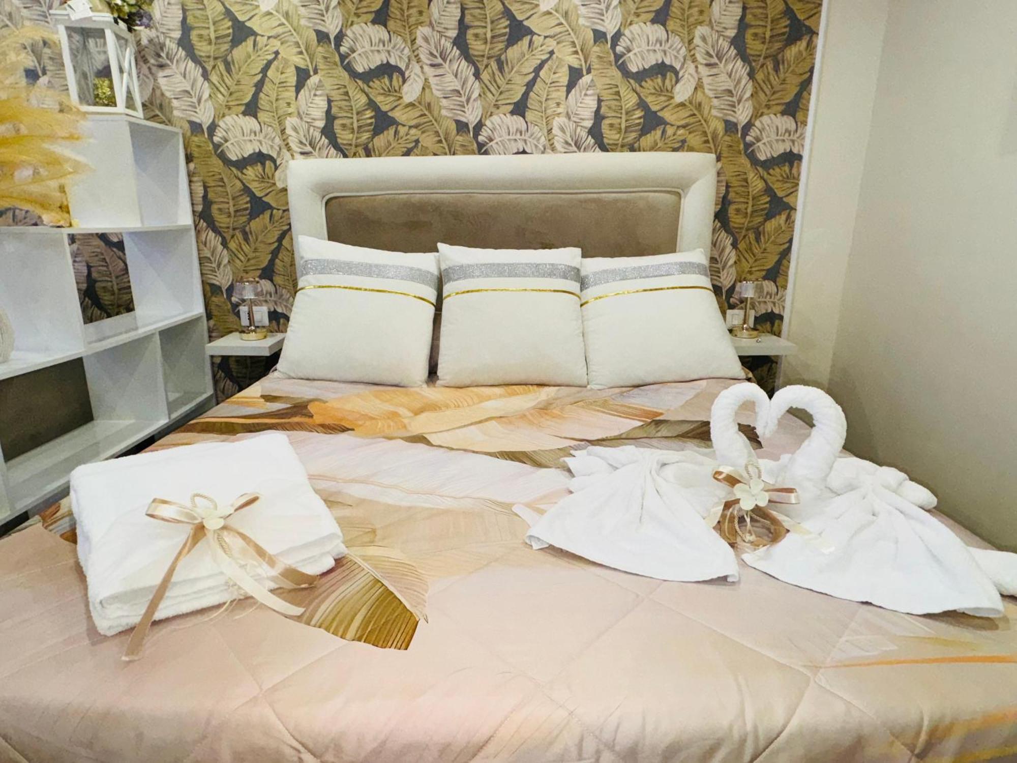 La Dimora Dei Sogni Sedil Capuano Home Suite 那不勒斯 外观 照片